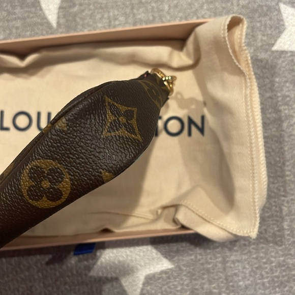 New Louis Vuitton mini pochette 2023 Xmas Edition - Picture 3 of 9